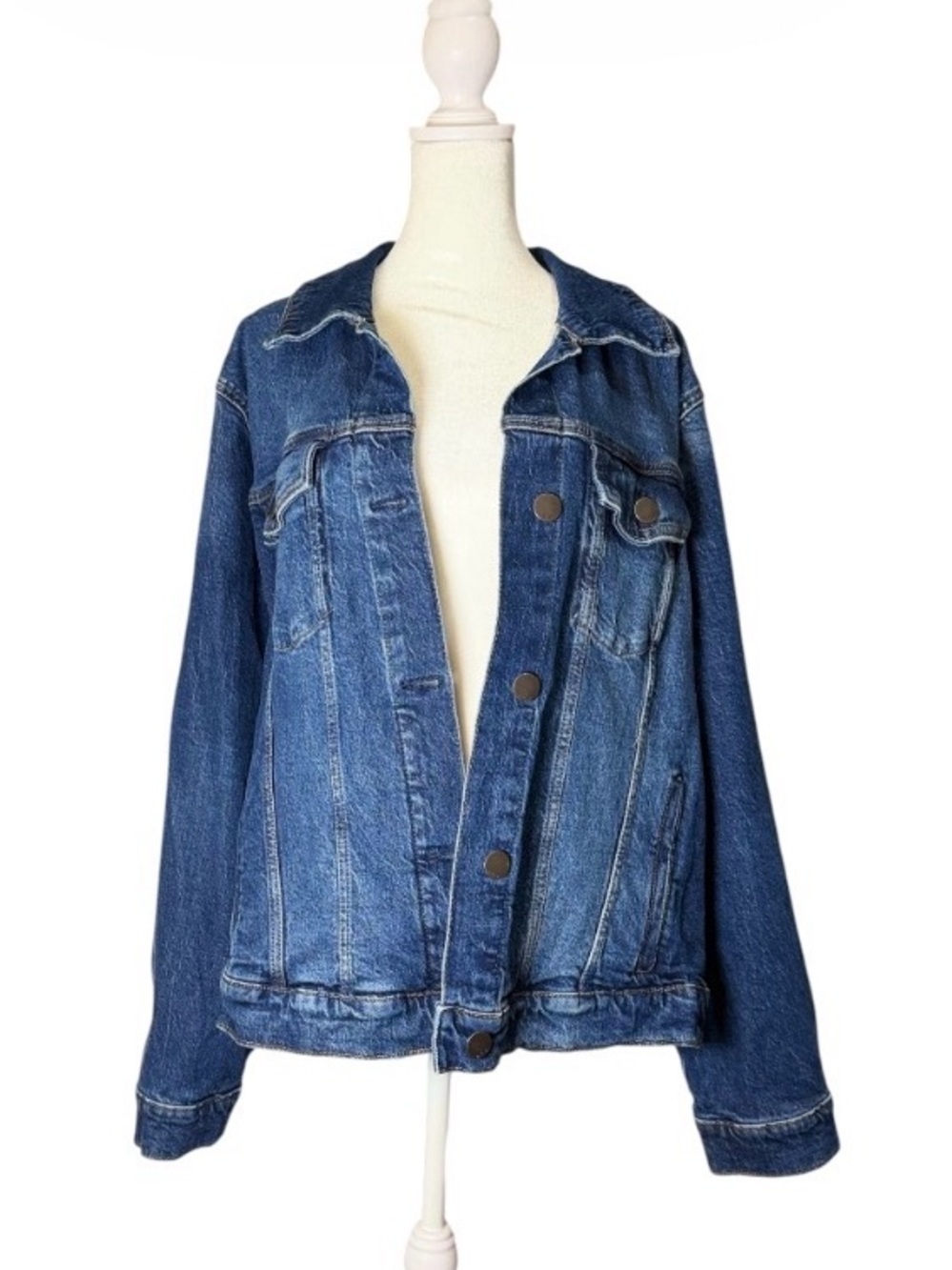 a.n.a Blue Denim Trucker Jacket - Women's. Size 2X.